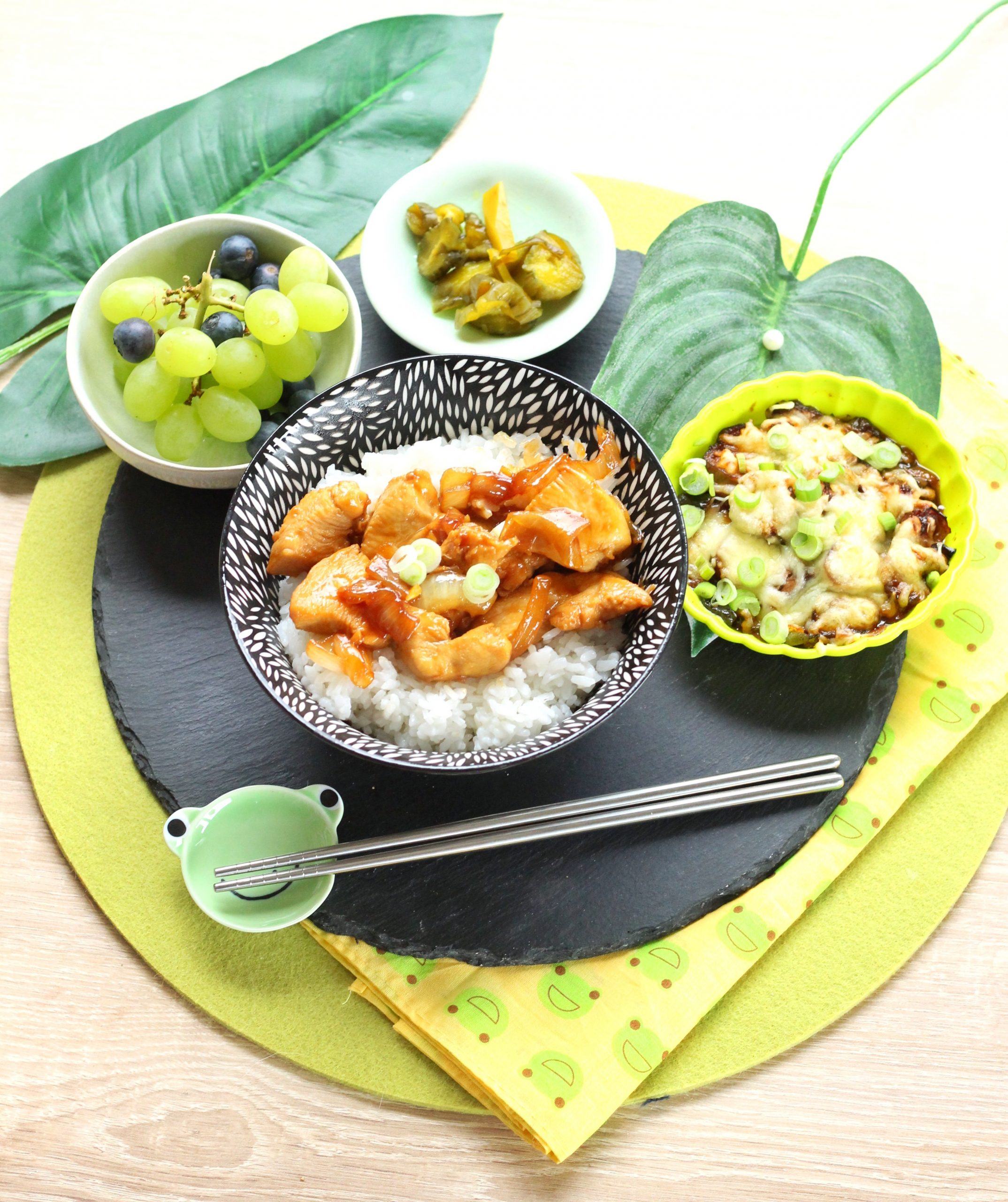 Rezept: Mit Käse überbackene Auberginen-Paprika-Miso Mini Aufläufe